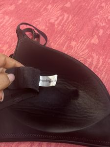 Black Lightly Padded Non Wired Bra(32D)