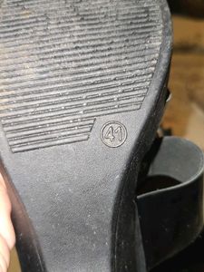 BLACK HEELS, 3 INCHES PUMP HEEL