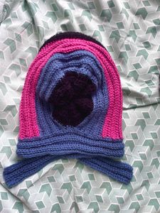 Crochet beanie/fashionable muffler