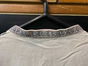 Men's Embroidered Kurta