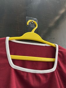 Chic Red Long Sleeve Crop Top
