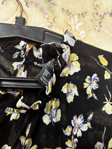 Chic Floral Print Long Sleeve Crop Top