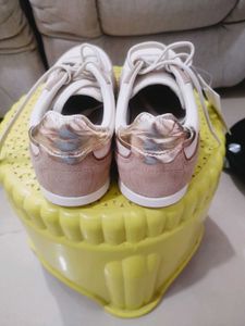 luna Blu Beige Suede Lace-Up Sneakers