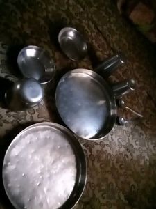 Metal Dinnerware Set 9 pics