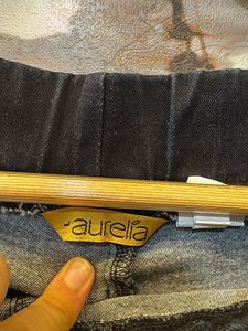 Dark Wash Jeans with Contrast Stitching