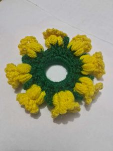 Handmade Crochet Flower Scrunchie🌸