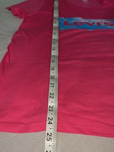 Levis T-shirt For Women
