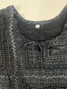Stylish Printed Tie-Neck Top