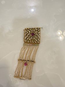 Exquisite Kundan &amp; Pearl Bangle