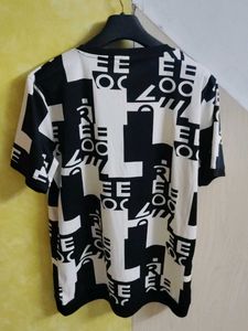 Unique Graphic Print T-Shirt