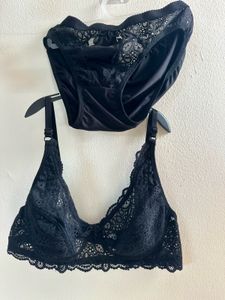 Black Lace Bra and Panty Set with free pads