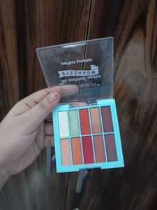 Makeup pallet combo