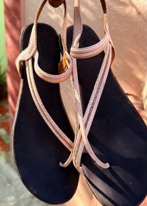 Crisscross slipper-black &amp; Pink