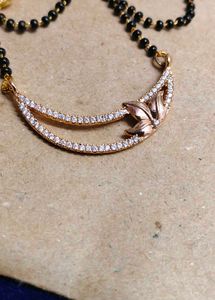 Sparkling Leaf Pendant Mangalsutra
