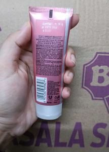 Pond's Bright Beauty Facewash
