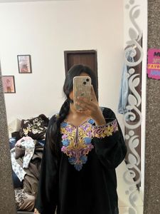 Elegant Embroidered Kurta kashmiri