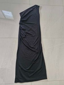 Elegant Black One-Shoulder Dress