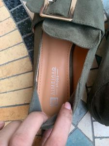 Stylish Suede Loafers with Buckle Accent