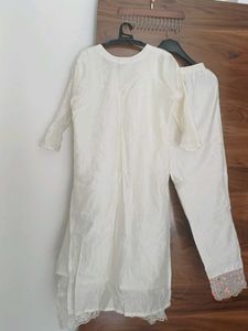 Elegant White Kurta Set with Embroidery