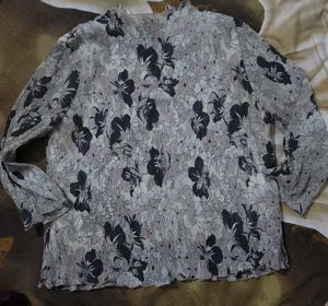 Floral Print Pleated Blouse