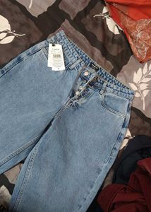 Frilled Hem Flared Jeans