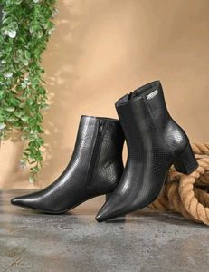 black faux Leather casual Chelsea boots for woman