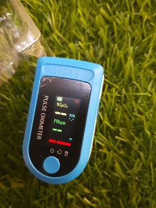 Finger Pulse Oximeter Brand New With 2 Bettery