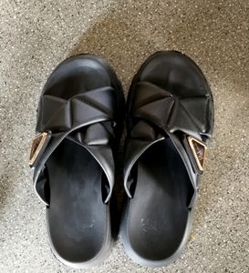 Sliders Women