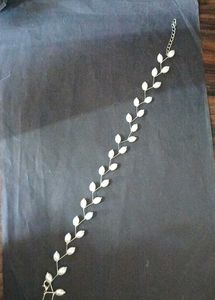 Elegant Pearl Leaf Necklace