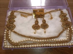 Beautiful Diamond And Perl Set With Box
