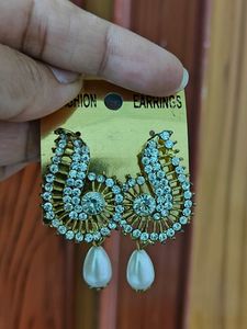 Vintage Style Pearl Drop Earrings