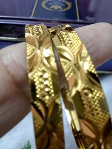 4+2 Bangles New Without Tag