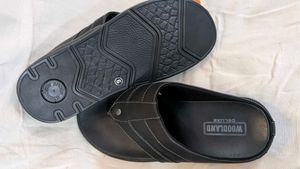 Men's Black Leather Flip-Flops size 6🌟