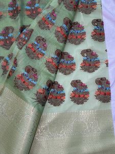 💚Banarasi Zari Fabric with Woven Motifs