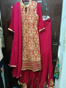 Elegant rose &amp; Gold Embroidered Kurta Set