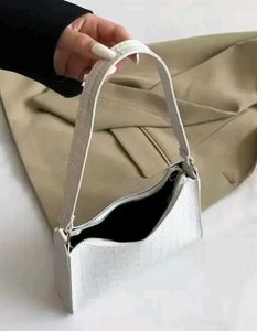 🕊️White Croc-Embossed Shoulder Bag