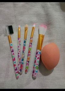Makeup Brush With One Blender Puff