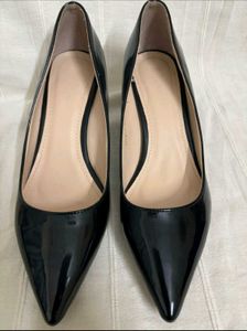 🆕Classic Black Patent Leather Heels