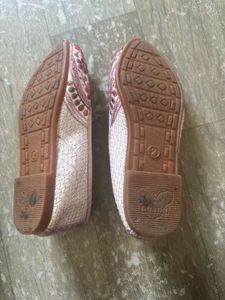 Trendy Jutties for girls