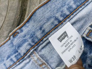 Levis Distressed Denim Jeans