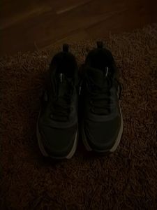 selling  sketchers