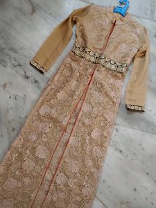 Embroidered Front Slit Kurta