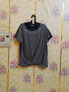 🇳🇿💫🎀Stylish Striped Top with Embellishments