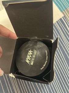 Nykaa Matte To Last Loose Powder