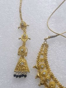 Black Bead Gold Tone Jewelry Set - Hook Earrings