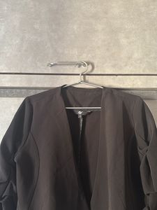 Chic Black Open Front Blazer