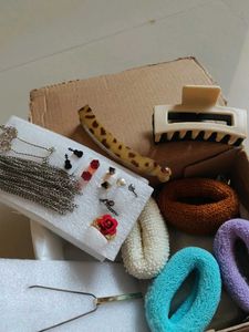 Hair Accessories &amp; Earrings Lot