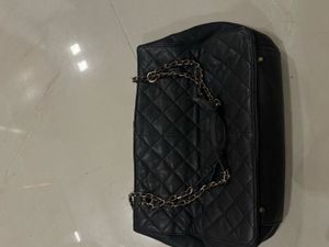 DKNY Quilted Shoulder Bag(₹4500)