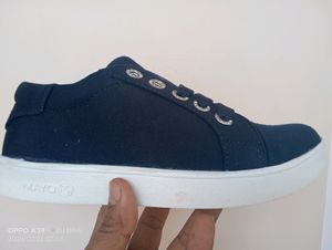 Girls' Canvas Shoes