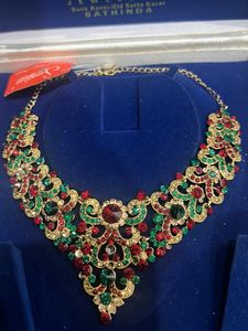 Elegant Red &amp; Green Jewelry Set